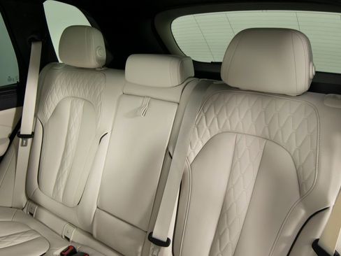 Used 2024 BMW X5 M60i image 39