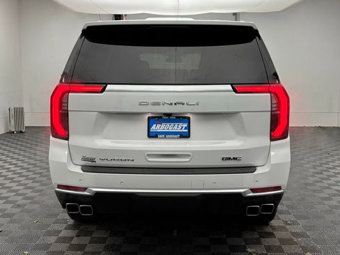 New 2026 GMC Yukon Denali w/ Sun & Power Step Package image 9