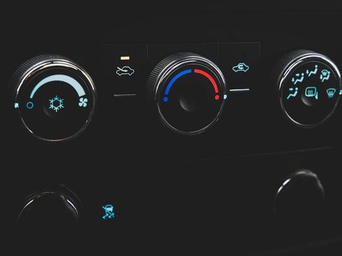 Used 2009 Chevrolet Silverado 1500 LT w/ Power Pack Plus image 17