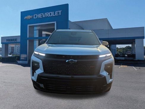 New 2026 Chevrolet Traverse RS w/ LPO, Floor Liner Package FWD image 8