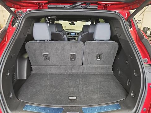Used 2024 Buick Enclave Premium image 12