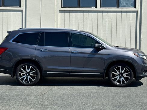 Used 2022 Honda Pilot Touring image 3