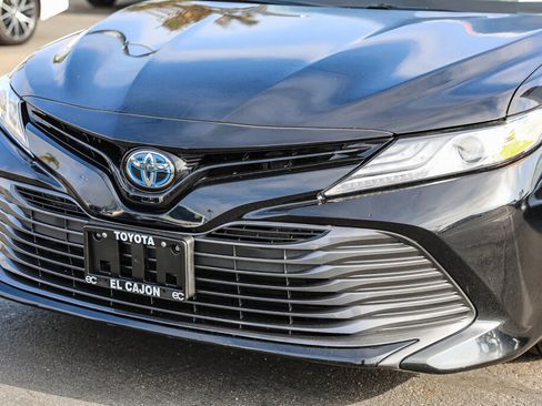 Certified 2019 Toyota Camry XLE FWD image 20