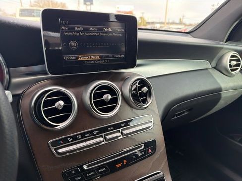 Used 2018 Mercedes-Benz GLC 300 image 11