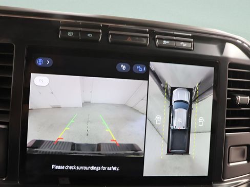 Used 2023 Ford F450 Lariat w/ FX4 Off-Road Package image 12