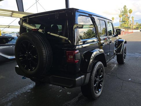 Used 2024 Jeep Wrangler Unlimited Sahara w/ Technology Group image 4