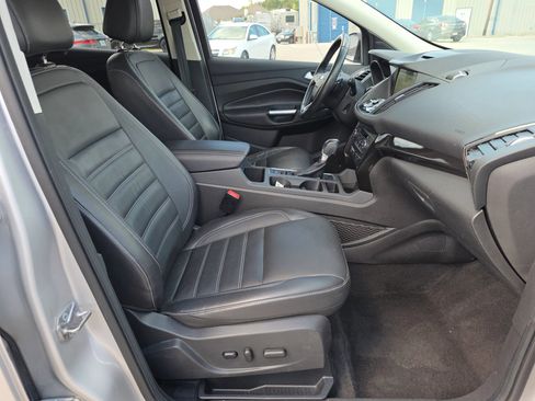 Used 2017 Ford Escape Titanium image 19