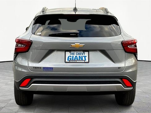 New 2026 Chevrolet Trax LT image 4