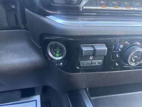 Used 2022 Chevrolet Silverado 1500 LTZ w/ Z71 Off-Road Package AWD/4WD image 17