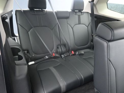 Used 2025 Honda Pilot EX-L image 14