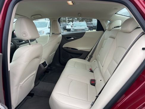 Used 2019 Chevrolet Malibu LT w/ Leather Package image 16