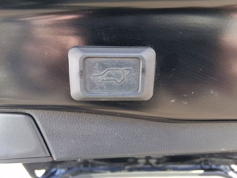 Used 2019 Toyota RAV4 XLE w/ Convenience Package image 27