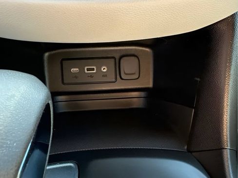 Used 2022 Chevrolet Equinox LT FWD image 27