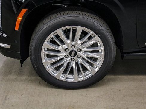 New 2026 Cadillac Escalade Luxury image 9