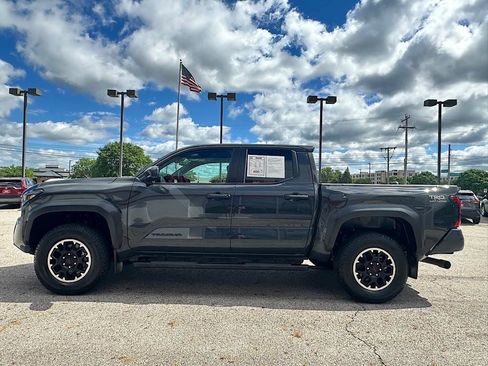Certified 2024 Toyota Tacoma TRD Off-Road AWD/4WD image 2