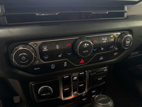 New 2026 Jeep Gladiator Sport AWD/4WD image 17