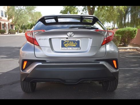 Used 2019 Toyota C-HR LE FWD image 9