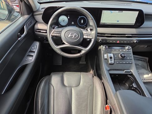 Used 2024 Hyundai Palisade Limited FWD image 11