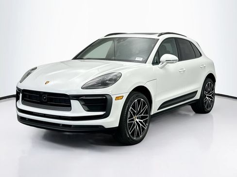 Used 2026 Porsche Macan AWD/4WD image 1
