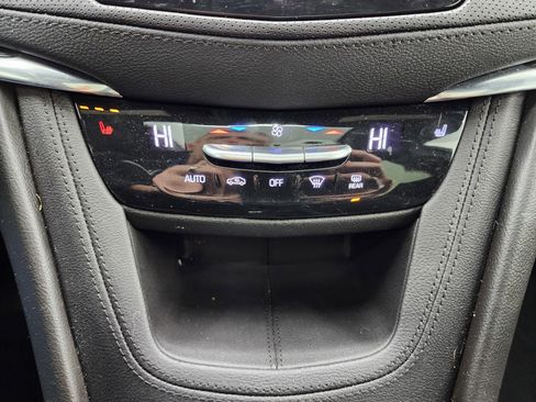 Used 2020 Cadillac XT5 Premium Luxury image 16