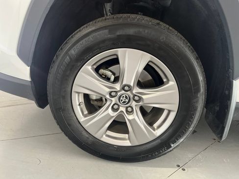 Used 2022 Toyota RAV4 LE AWD/4WD image 14