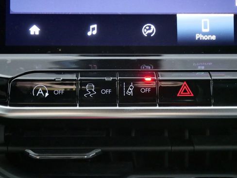 Used 2024 Jeep Compass Latitude image 42