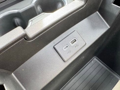 Certified 2024 Chevrolet Suburban Z71 w/ Z71 Off-Road Package image 22