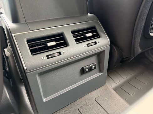 New 2026 INEOS Grenadier Fieldmaster Edition AWD/4WD image 13