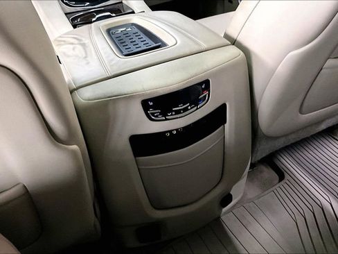 Used 2015 Cadillac Escalade Luxury AWD/4WD image 10
