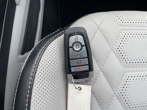 Certified 2023 Ford Escape Platinum w/ Premium Technology Package AWD/4WD image 23
