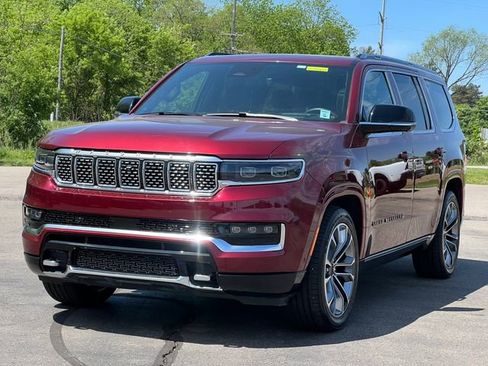 Used 2025 Jeep Grand Wagoneer Series III w/ HD Trailer Tow Package AWD/4WD image 51