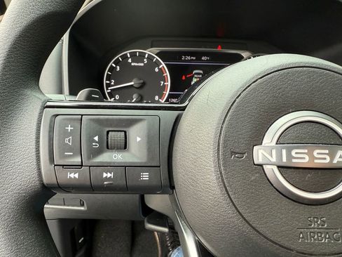 Used 2023 Nissan Rogue SV image 22