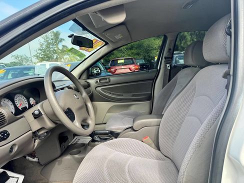 Used 2006 Dodge Stratus SXT image 8