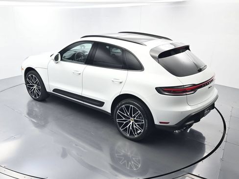 Certified 2026 Porsche Macan AWD/4WD image 36