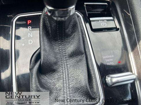 Used 2024 Jeep Compass Latitude AWD/4WD image 31