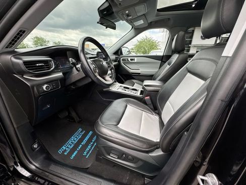 Used 2022 Ford Explorer XLT w/ Equipment Group 202A AWD/4WD image 10