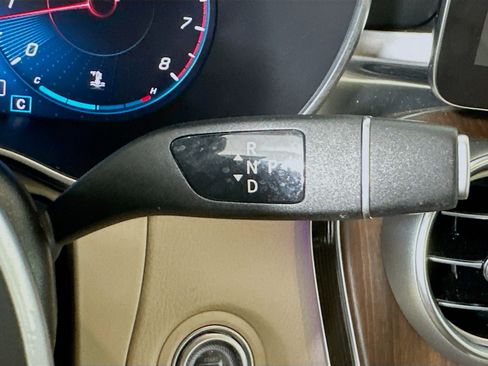 Certified 2022 Mercedes-Benz GLC 300 4MATIC w/ Multimedia Package Lite image 21