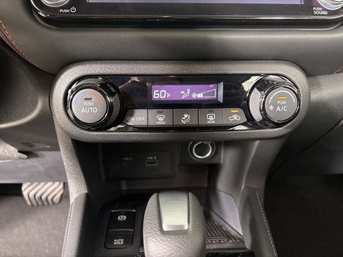 Used 2024 Nissan Kicks SR image 16