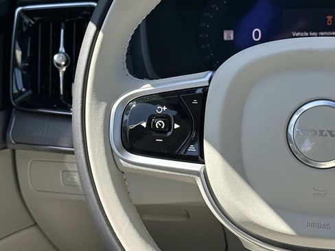 New 2026 Volvo XC90 T8 Ultra w/ Protection Package Premier AWD/4WD image 8