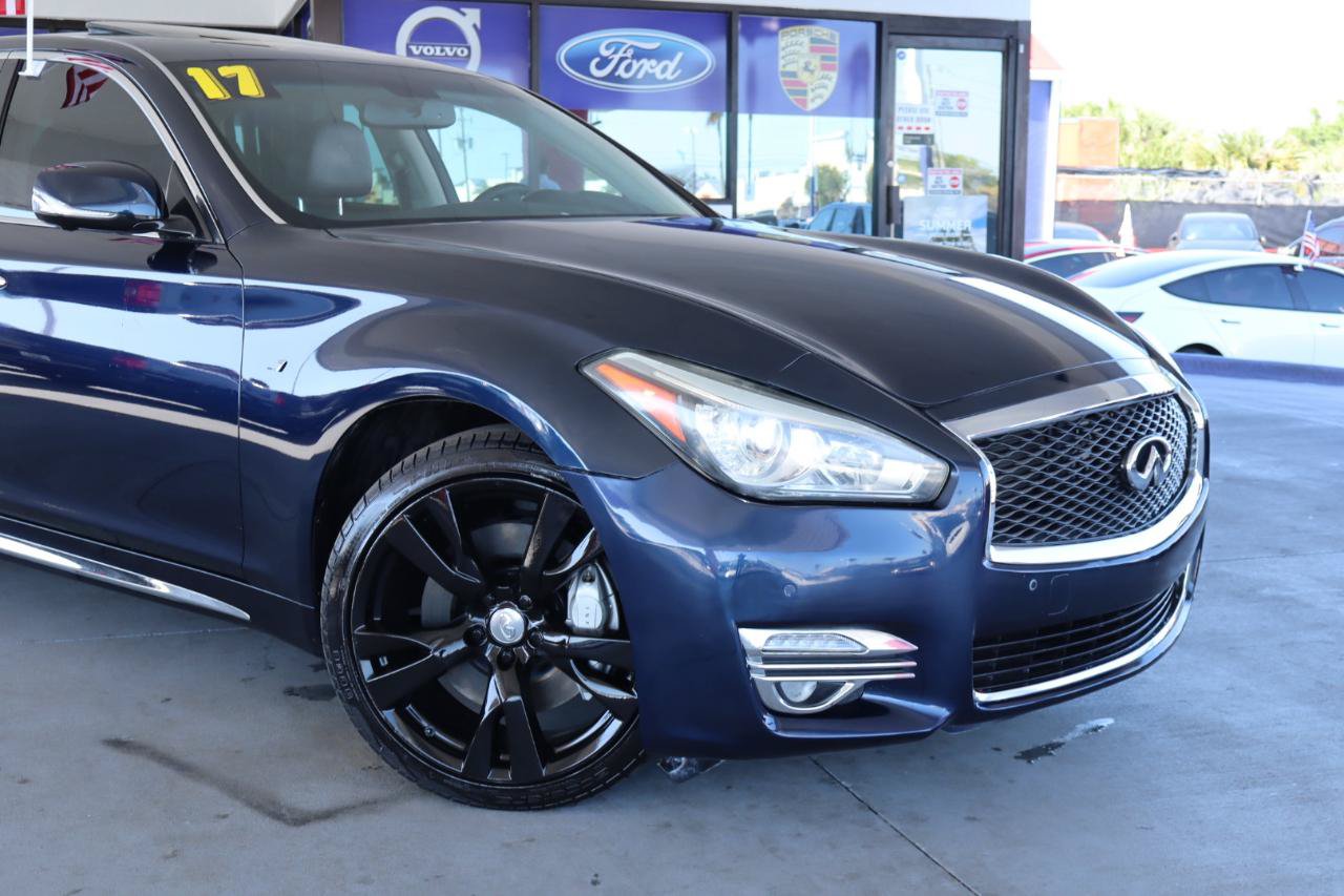 Used 2017 INFINITI Q70 L 3.7 AWD/4WD image 2