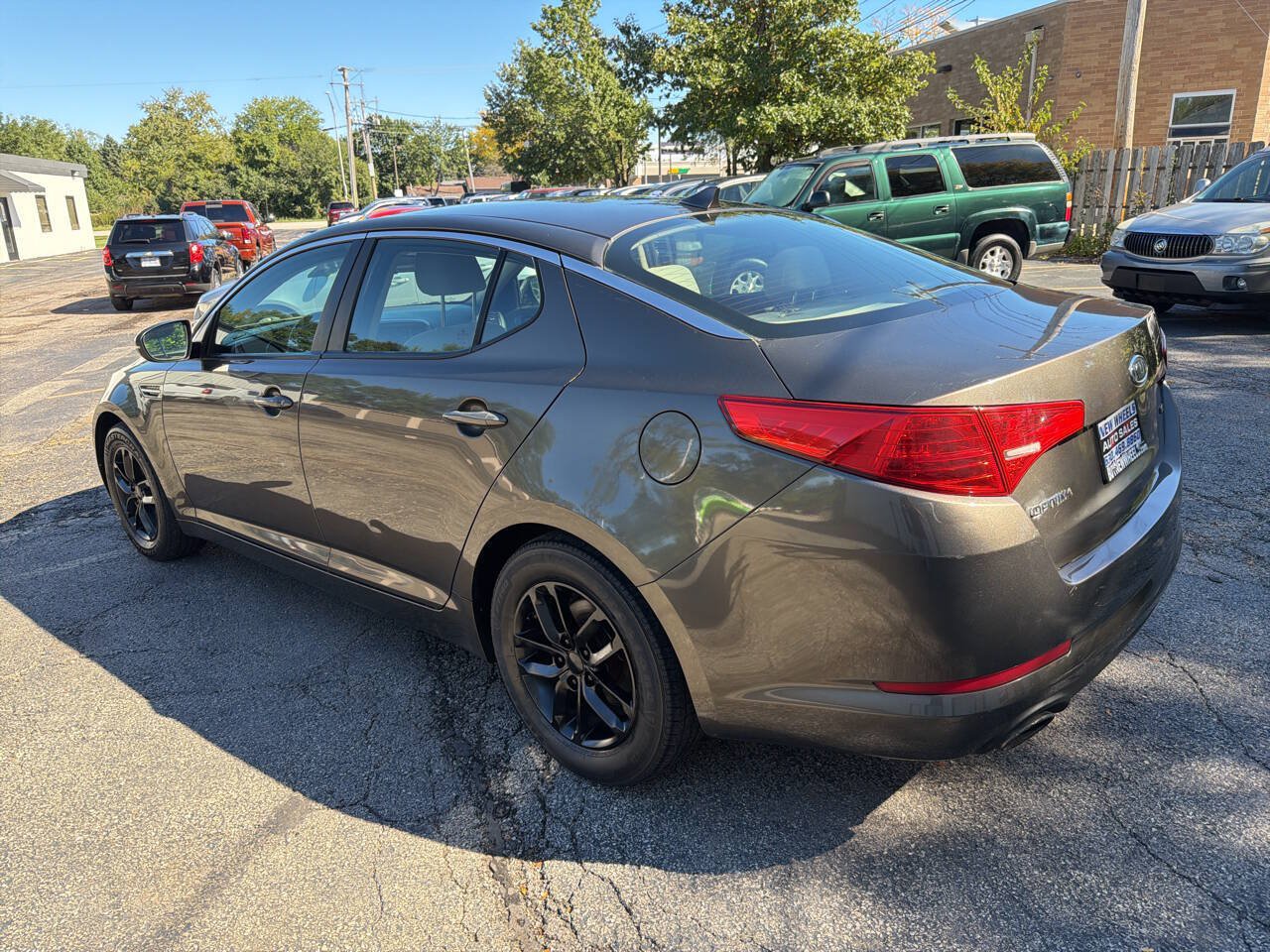 Used 2011 Kia Optima LX FWD image 4