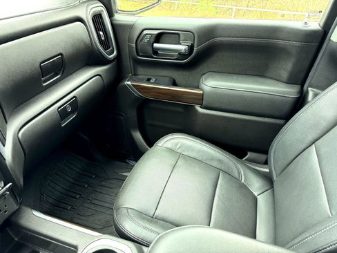 Used 2019 GMC Sierra 1500 SLT image 30