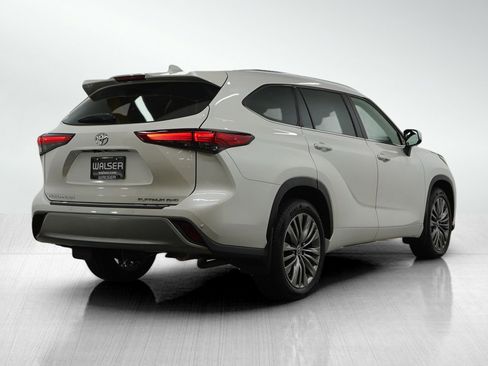 Used 2021 Toyota Highlander Platinum AWD/4WD image 5