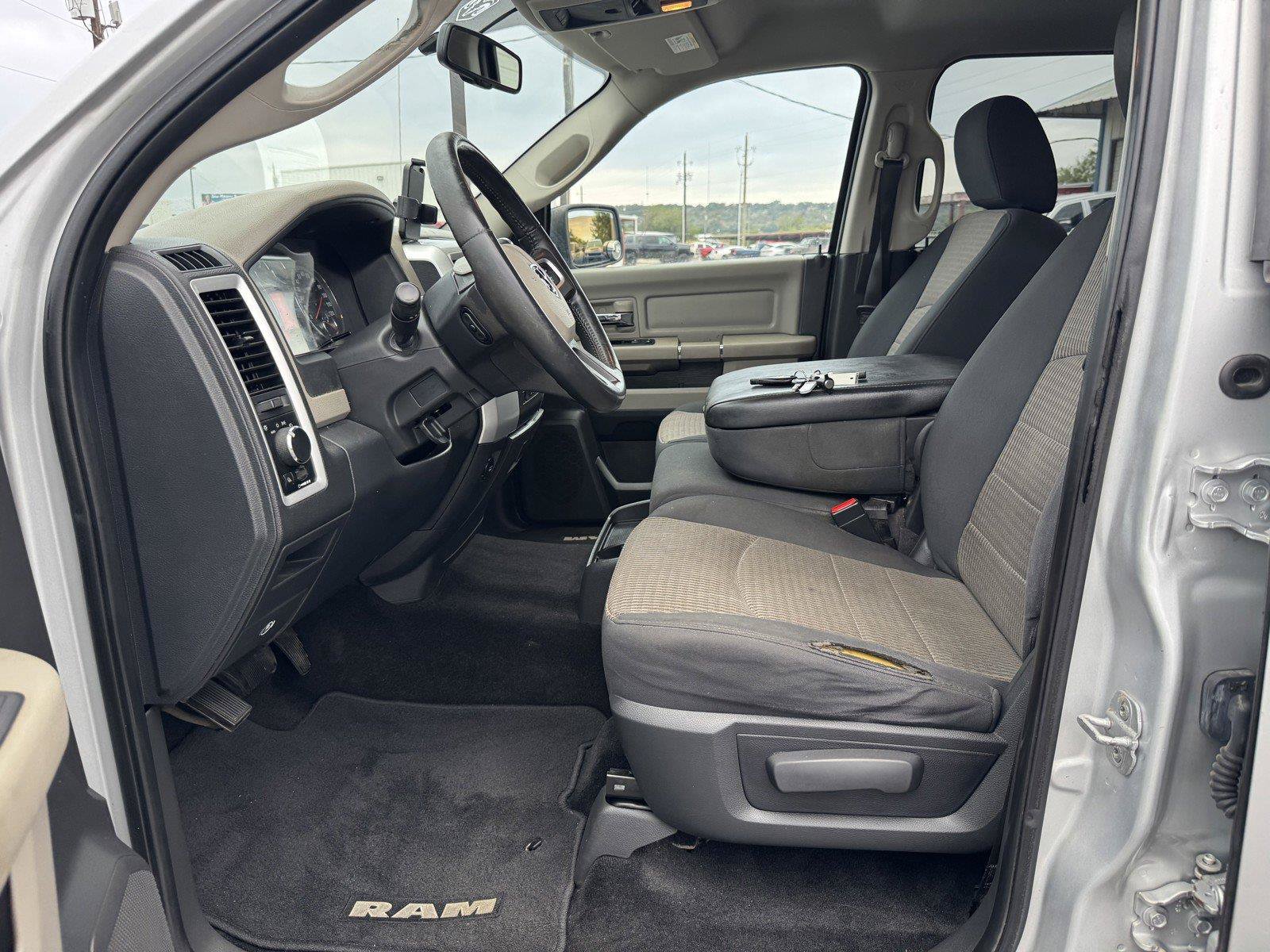 Used 2011 RAM 1500 Classic SLT w/ Luxury Group RWD image 24