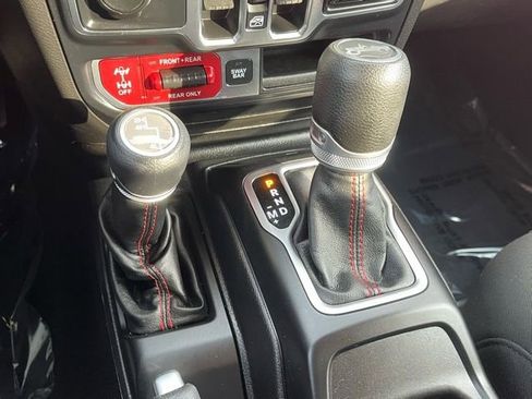 Used 2019 Jeep Wrangler Unlimited Rubicon image 18