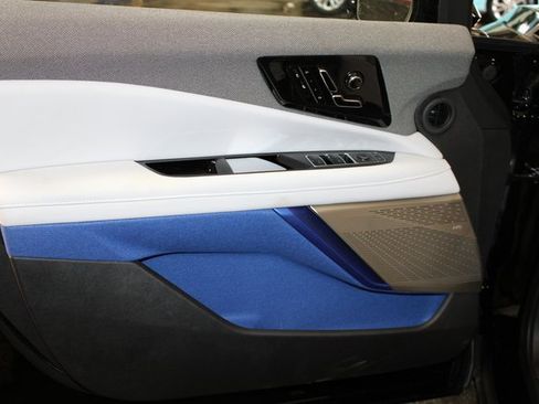 New 2026 Cadillac Optiq Luxury 1 image 9