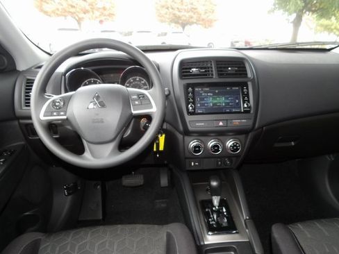 New 2025 Mitsubishi Outlander Sport SE image 12