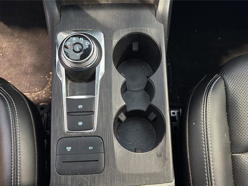 Used 2022 Ford Escape SEL image 23