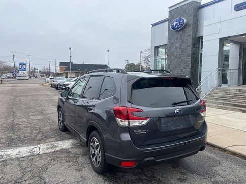 Used 2024 Subaru Forester Premium image 6