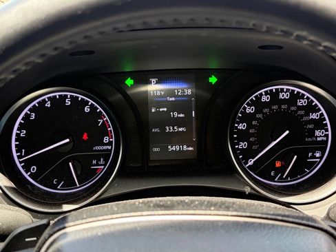 Used 2024 Toyota Camry SE FWD image 11